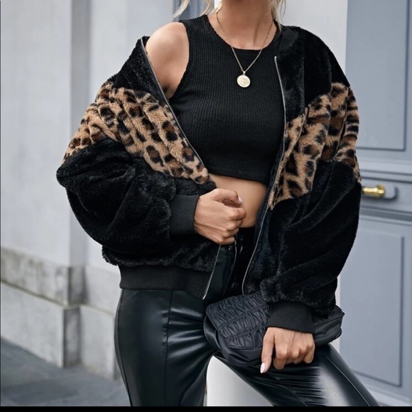 Jackets & Blazers - NEW Women’s Zipper Front Leopard Panel Fuzzy Fall Winter Jacket Size XS Last One